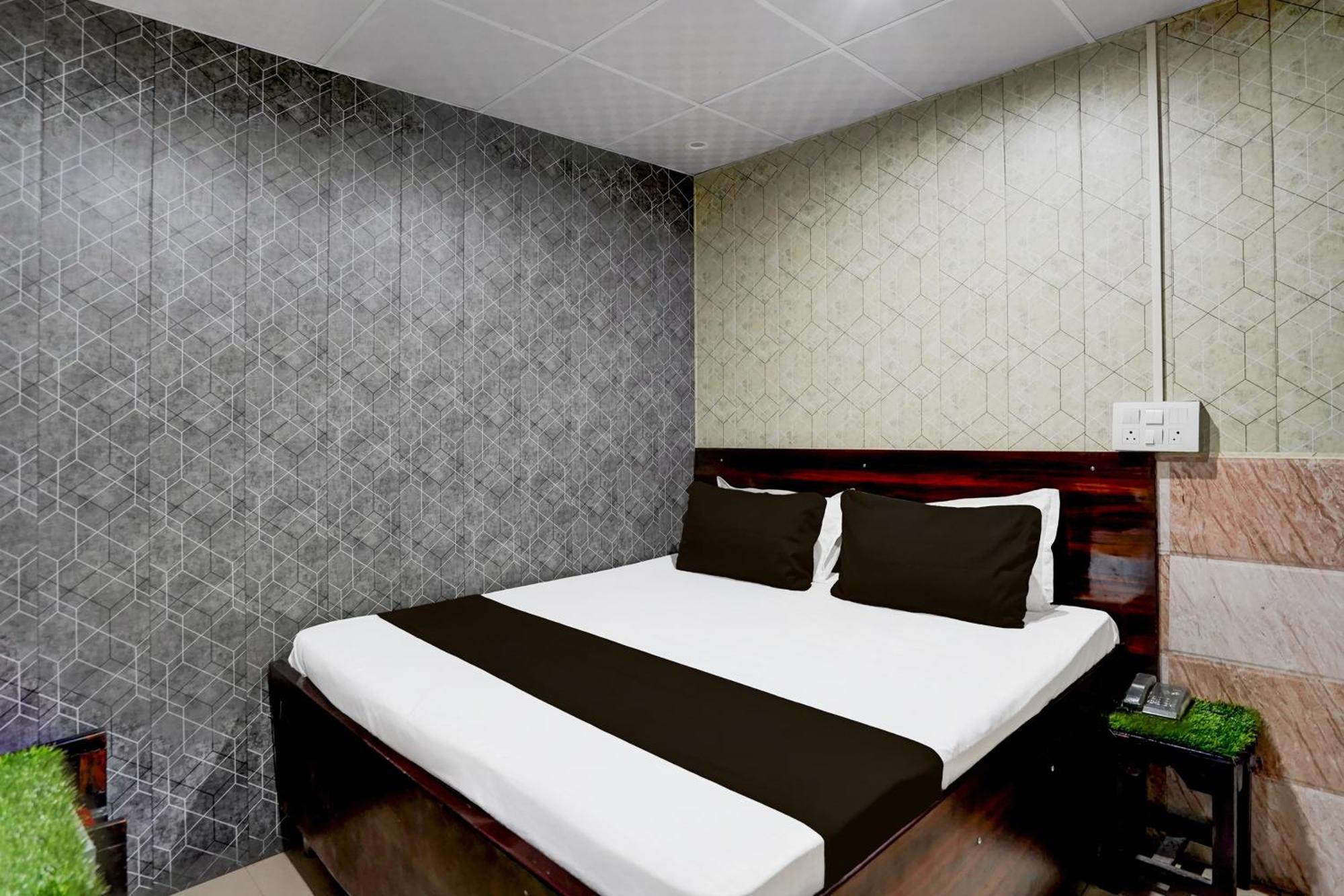 Hotel O Anant Ghaziabad Zewnętrze zdjęcie