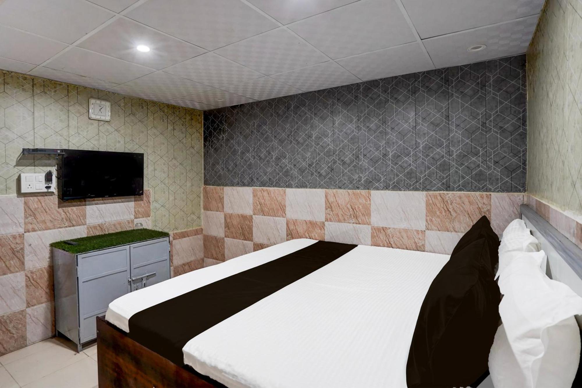 Hotel O Anant Ghaziabad Zewnętrze zdjęcie