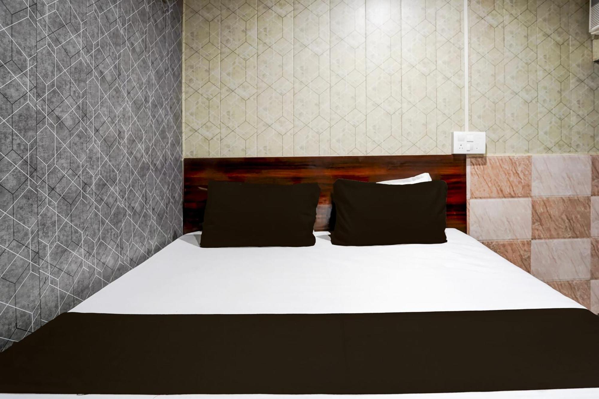 Hotel O Anant Ghaziabad Zewnętrze zdjęcie