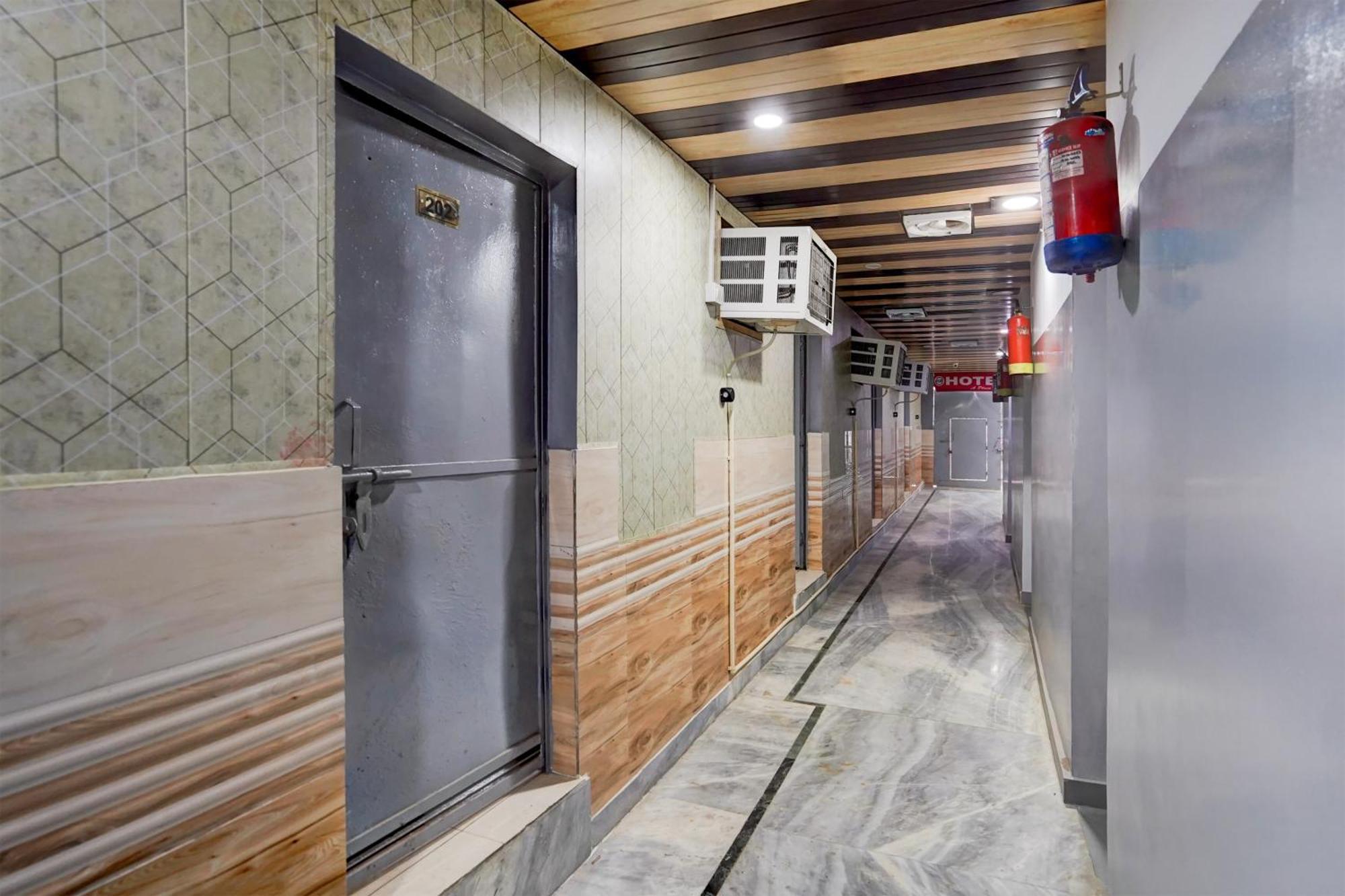 Hotel O Anant Ghaziabad Zewnętrze zdjęcie